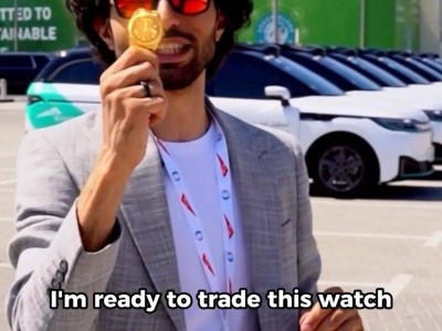 ?迪拜男子愿以金表換體驗！中國無人駕駛蘿卜快跑引全球科技熱潮?