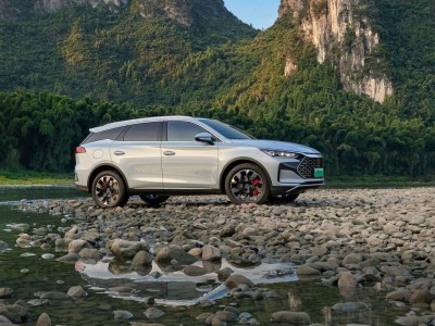 十一出行見真章:純電充電遇阻,插混增程車主“逆襲”體驗優