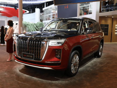 紅旗國耀2026款大型SUV登場,4.0T V8配8AT,豪華舒適配置拉滿