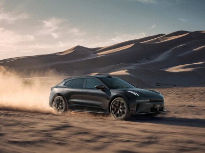 新極氪001定價26萬起，配置誠意足，但在YU7/i6夾擊下突圍難度大