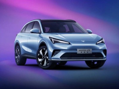 極狐阿爾法T5增程版官圖來襲,純電續航215公里,10月底或將登場