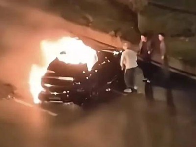 小米SU7事故敲響安全警鐘:車門隱患與電池風險,新能源汽車安全路在何方?