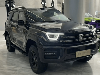 新坦克400Hi4-T升級亮相，機甲風配高階智駕，預售30.98萬起或藏玄機