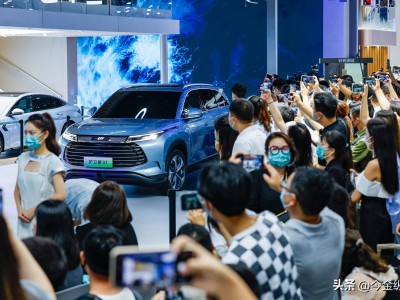 新能源浪潮中,燃油車“逆襲”煥新彩,智能化成其“續(xù)命”新引擎