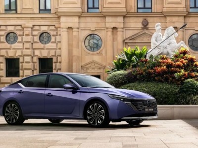 東風日產攜手華為乾崑發力燃油車智能化 天籟·鴻蒙座艙全球首發亮相