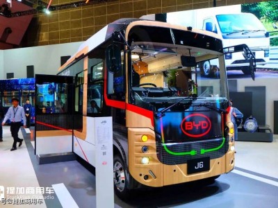 比亞迪J6 Living Car“生活房車”亮相!專為職場人打造移動(dòng)休憩辦公新空間