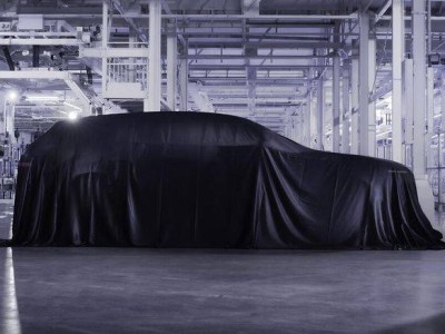 賓利首款豪華城市電動SUV將至:充電快轉彎靈,開啟品牌新篇章