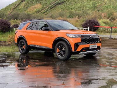 全新福特探險者昆侖穿越版登場,硬核配置加持,助城市人暢享越野樂趣