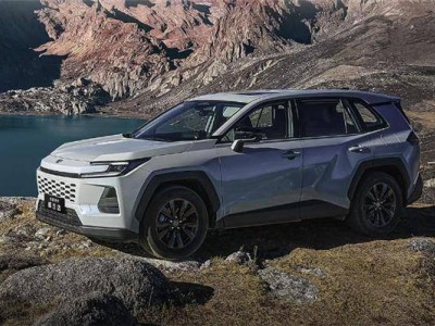 全新廣汽豐田威蘭達煥新登場：外觀內(nèi)飾大升級，智能動力雙進階