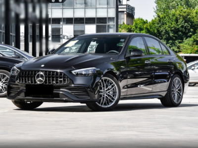 性能強勁價格下探，26款奔馳C級AMG上市，操控與科技兼備