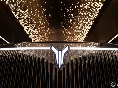 嵐圖泰山上市即爆單!37.99萬起售,以東方美學與尖端科技重塑豪華新范式