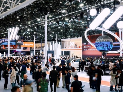 廣州車展智己雙星閃耀！LS9交付32.28萬起，LS6加速交付成熱門之選