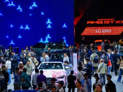 百年奔馳:于電動與燃油間雙輪驅動,定義豪華出行新未來