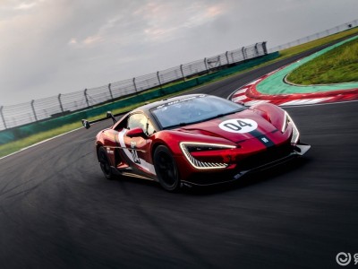 2025廣州車展:仰望攜多款豪車亮相,以技術實力詮釋中國豪華新高度