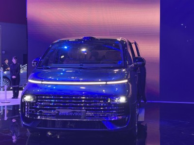 吉利銀河V900:3.2米軸距大空間,中式豪華設(shè)計引領(lǐng)高端MPV新風(fēng)潮