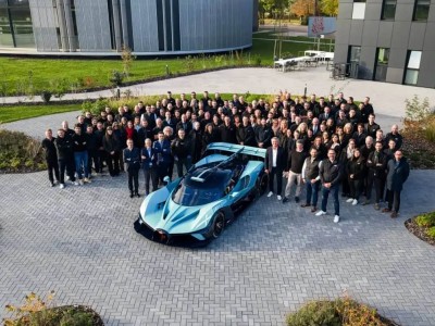 限量40臺(tái)售罄！最后一臺(tái)布加迪Bolide下線 16缸猛獸性能拉滿