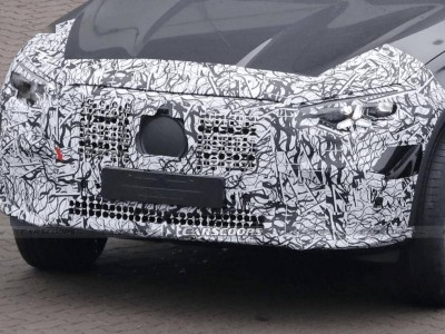 2027款奔馳燃油版GLC SUV改款諜照流出,前臉大改燈組換新動力升級