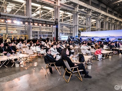 享界S9:以工業(yè)詩(shī)意重構(gòu)豪華,開(kāi)啟新豪華哲學(xué)新境界