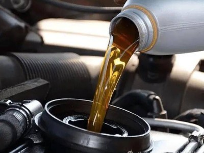 全合成機油5000公里一換？老司機提醒：結合實際定周期更明智