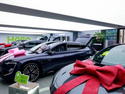 30萬(wàn)級(jí)轎車市場(chǎng)風(fēng)云變幻:傳統(tǒng)豪車與新勢(shì)力同臺(tái),新格局初現(xiàn)