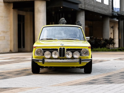 經典與未來碰撞!1972年寶馬2002換裝特斯拉電機,性能飆升