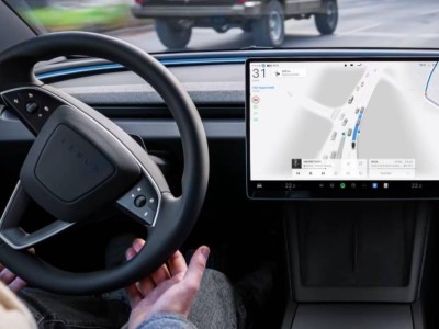 特斯拉FSD v14.2.1速度配置引爭議:檔位差異大 切換減速體驗差