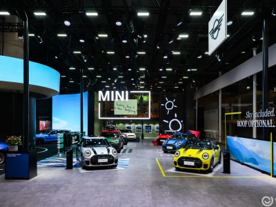 廣州車展MINI大放異彩,藝術聯名與經典紀念共譜個性新章