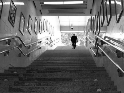 淘寶崩潰瞬間:數(shù)字依賴下的失控與找回生活自主權(quán)的警醒