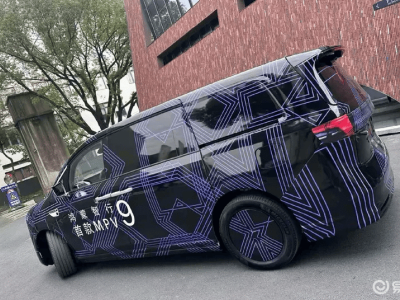 鴻蒙智行首款MPV諜照流出 攜華為技術劍指40-50萬高端MPV市場