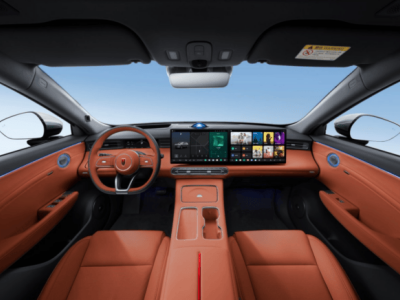 紅旗HS6 PHEV混動技術：動力平順油耗低，家庭出行優選之選