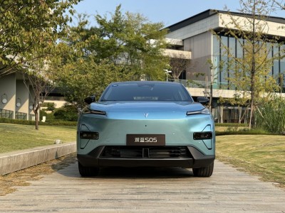 15萬級純電SUV大比拼！深藍S05與銀河E5，誰更能滿足你的期待？