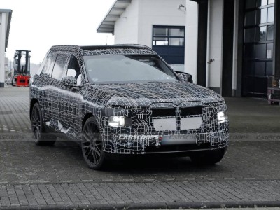 寶馬全新X7諜照來襲:分體大燈+半隱藏門把手,2027年或攜純電版登場(chǎng)