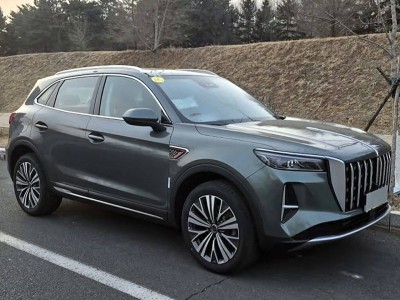 新款紅旗HS5實(shí)車曝光!外觀微調(diào)內(nèi)飾大變,大屏加持2.0T動力延續(xù)