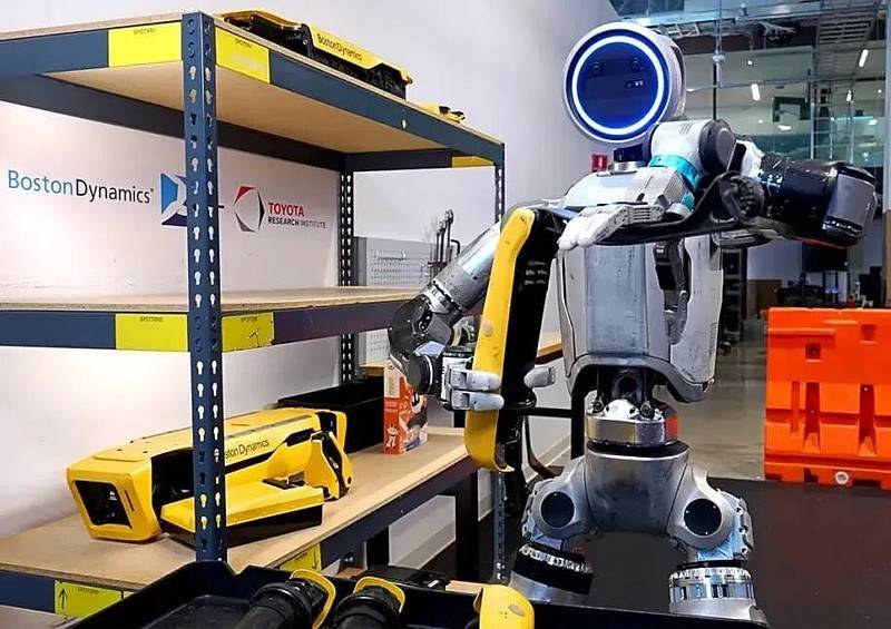 Atlas人形機器人