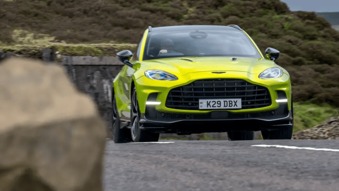 阿斯頓·馬丁DBX707