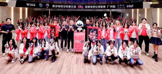 一群穿制服的人
AI 生成的內容可能不正確。